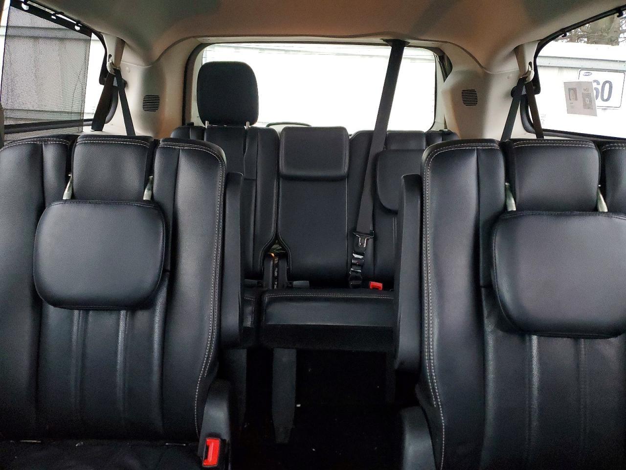 2013 CHRYSLER TOWN & COUNTRY TOURING photo 10