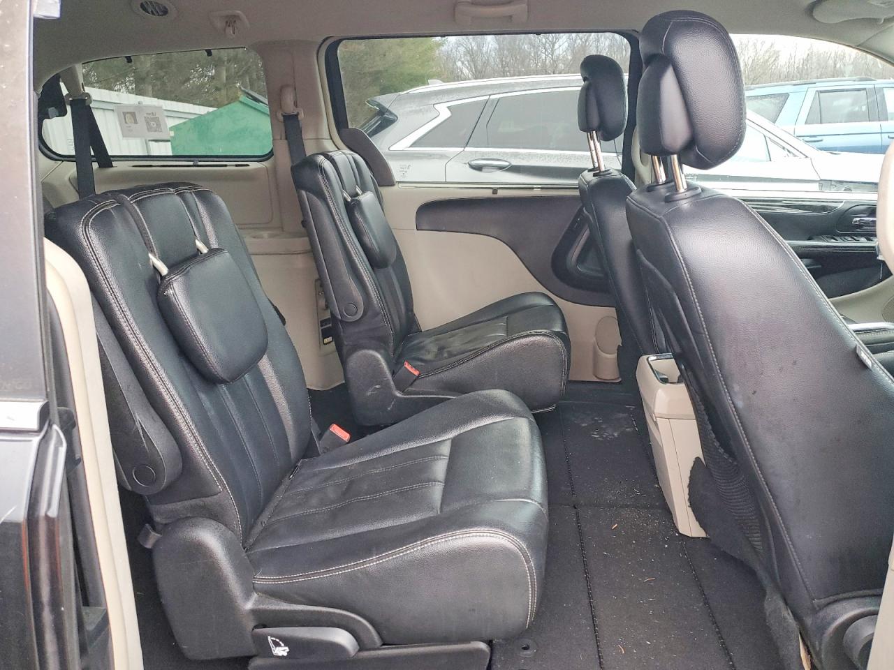 2013 CHRYSLER TOWN & COUNTRY TOURING photo 11