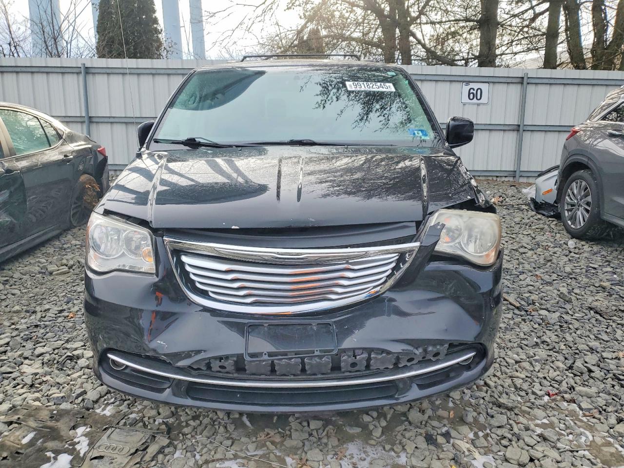 2013 CHRYSLER TOWN & COUNTRY TOURING photo 5