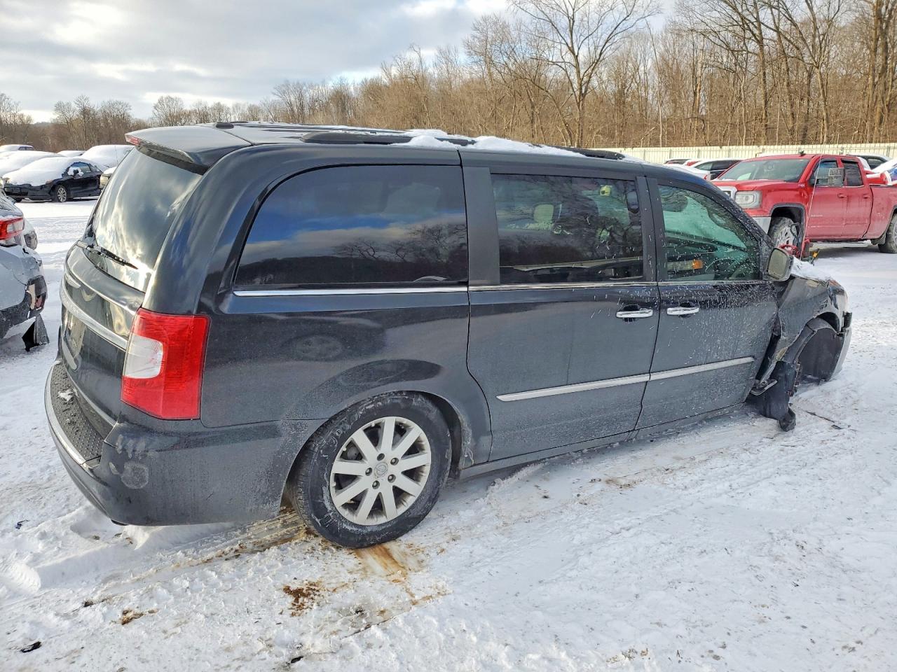 2015 CHRYSLER TOWN & COUNTRY TOURING photo 3