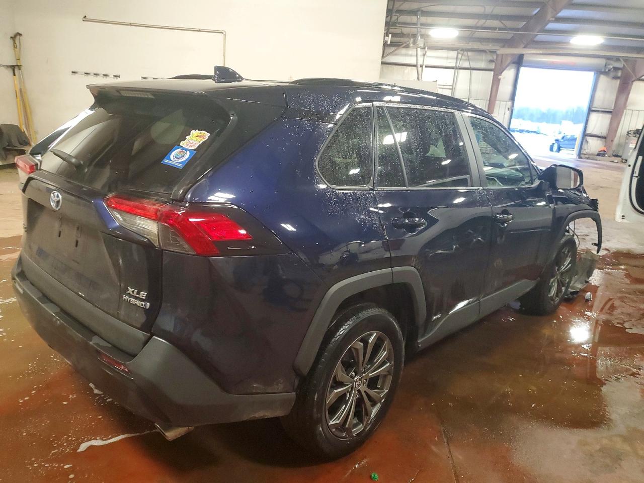 2024 TOYOTA RAV4 XLE PREMIUM photo 3