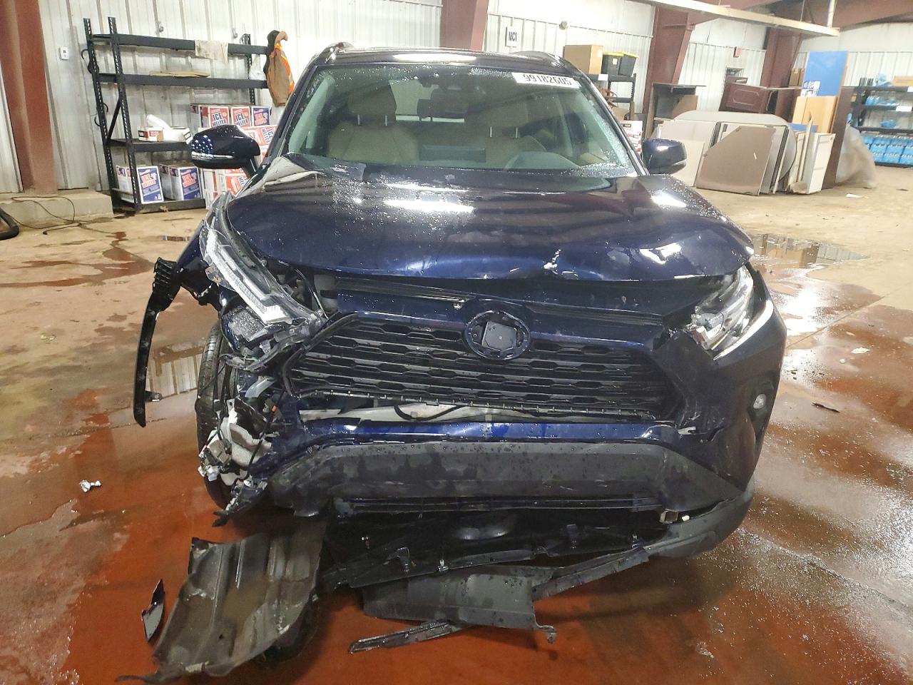 2024 TOYOTA RAV4 XLE PREMIUM photo 5