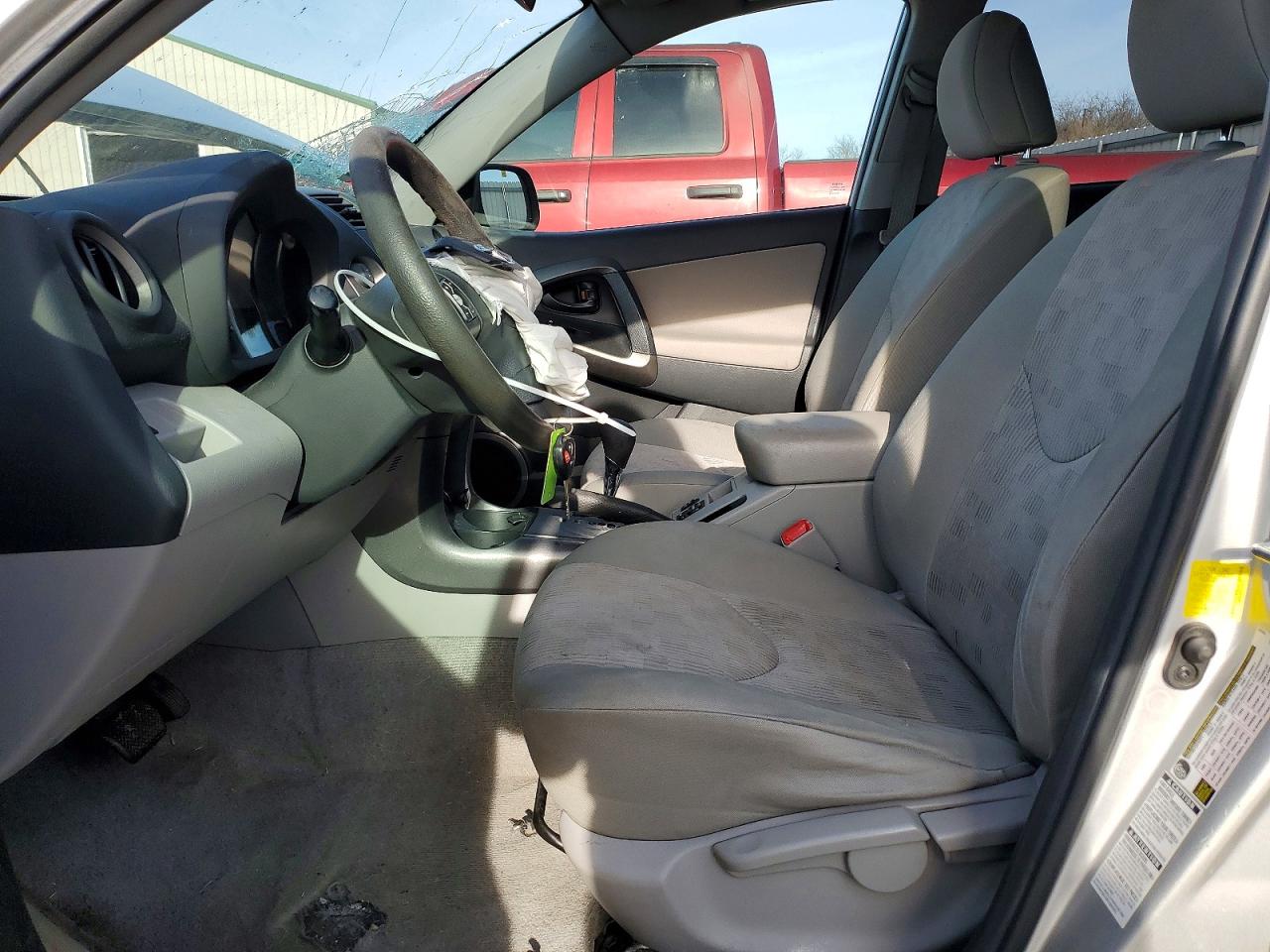 2012 TOYOTA RAV4 photo 7