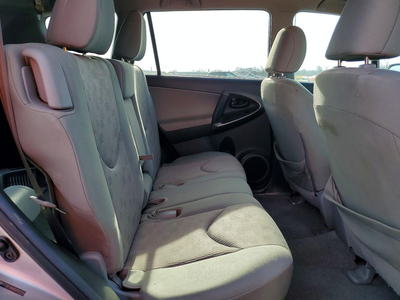 2012 TOYOTA RAV4 photo 11