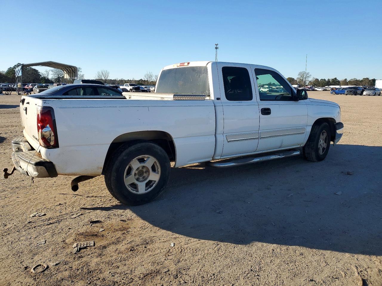 2005 CHEVROLET SILVERADO C1500 photo 3