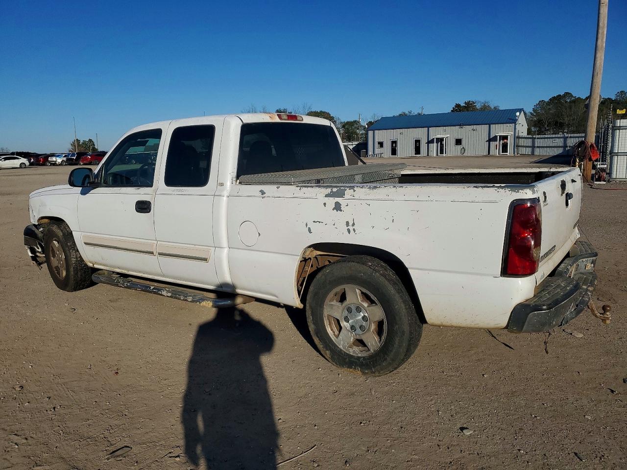 2005 CHEVROLET SILVERADO C1500 photo 2