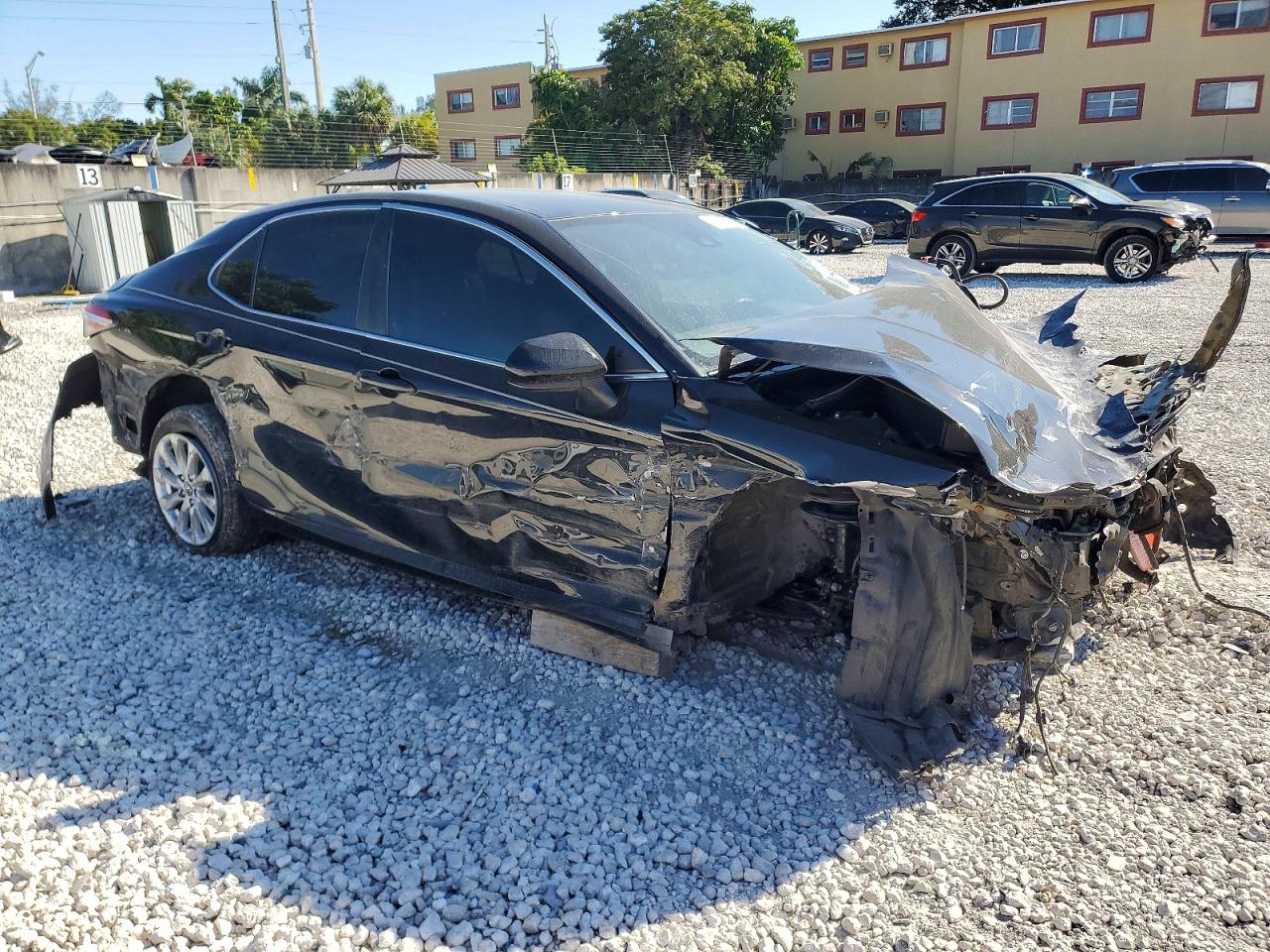 2020 TOYOTA CAMRY LE photo 4