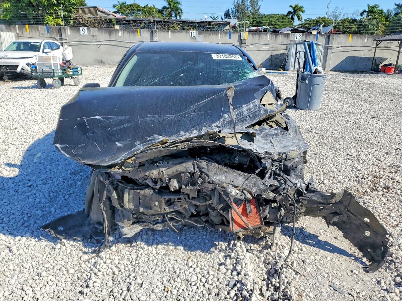 2020 TOYOTA CAMRY LE photo 5