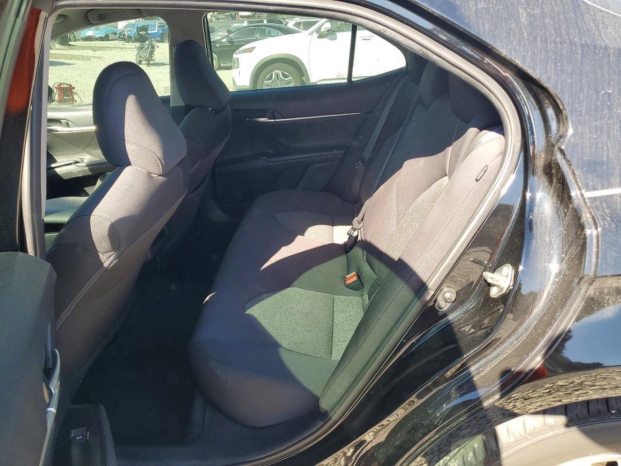 2020 TOYOTA CAMRY LE photo 10