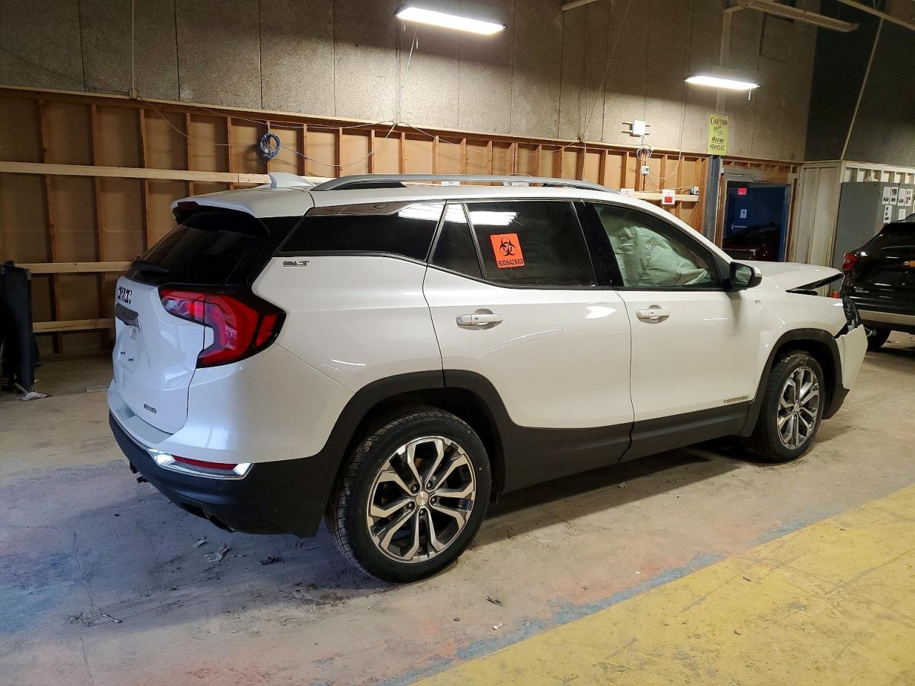 2020 GMC TERRAIN photo 3