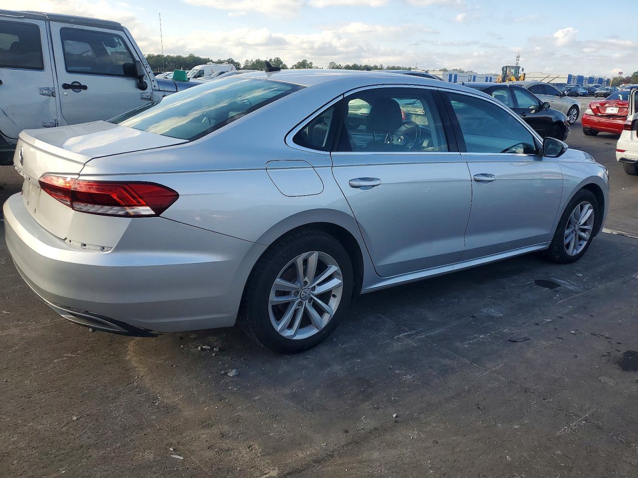 2020 VOLKSWAGEN PASSAT SE photo 3