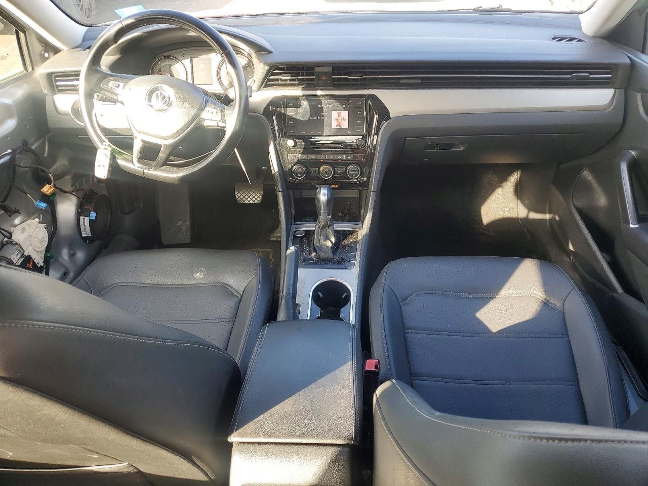 2020 VOLKSWAGEN PASSAT SE photo 8