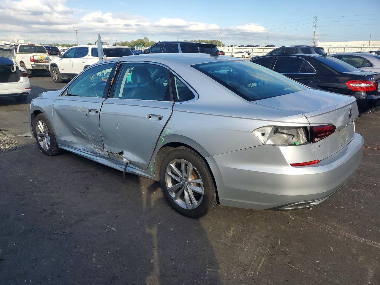 2020 VOLKSWAGEN PASSAT SE photo 2