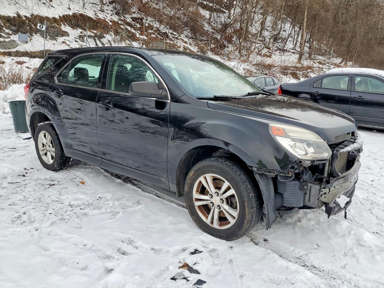 2017 CHEVROLET EQUINOX LS photo 4