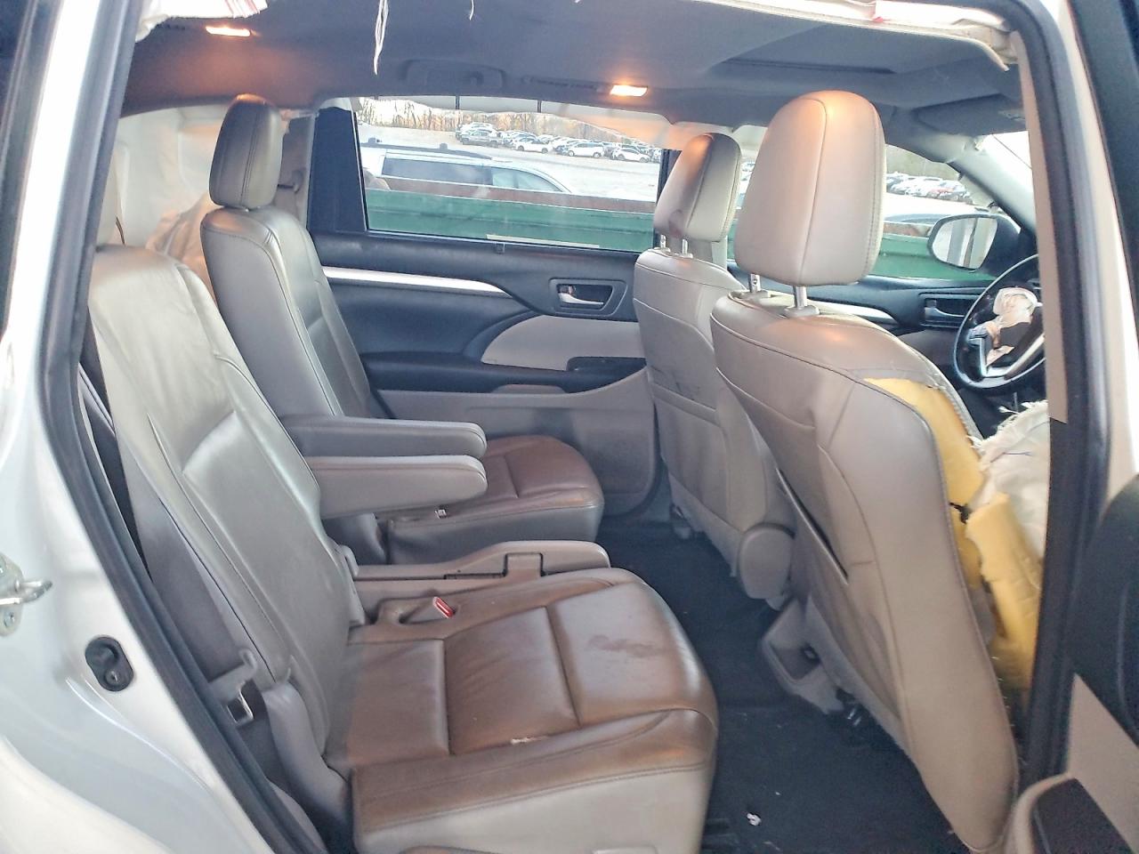 2018 TOYOTA HIGHLANDER SE photo 10