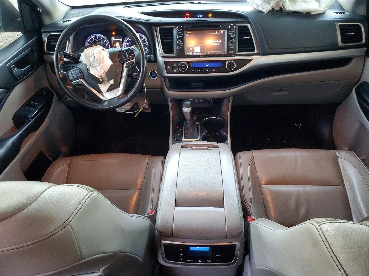 2018 TOYOTA HIGHLANDER SE photo 8