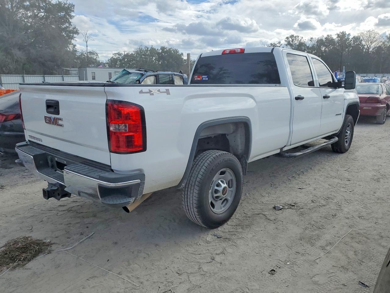 2015 GMC SIERRA K2500 HEAVY DUTY photo 9