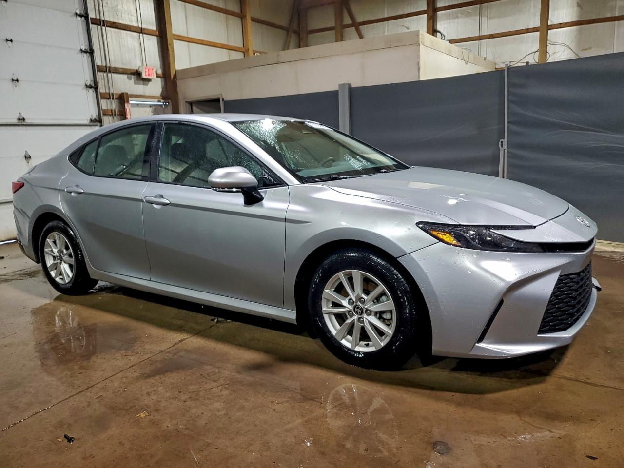 2025 TOYOTA CAMRY XSE photo 4