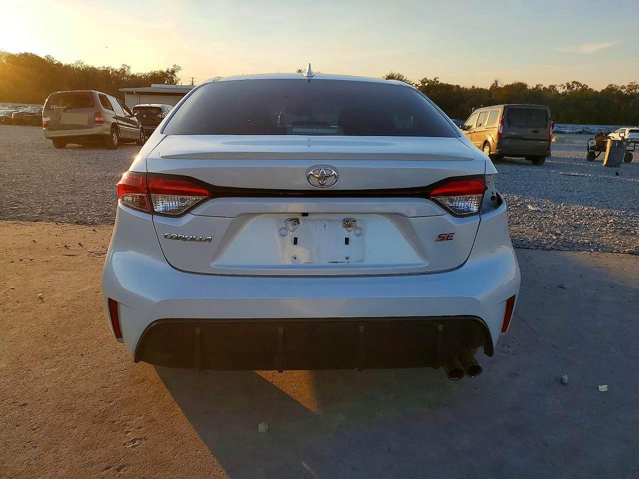 2023 TOYOTA COROLLA SE photo 6
