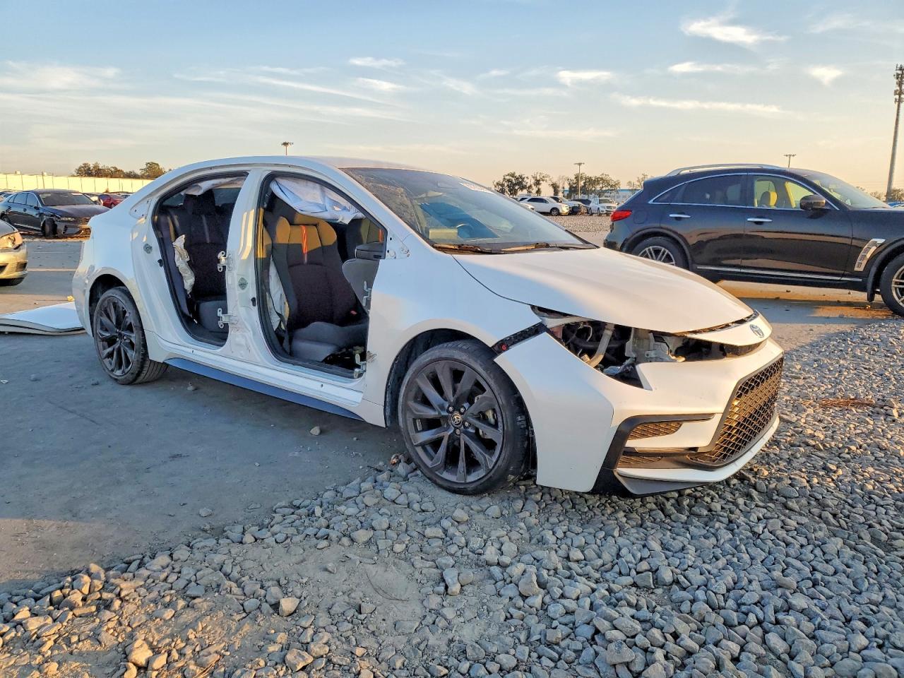 2023 TOYOTA COROLLA SE photo 4