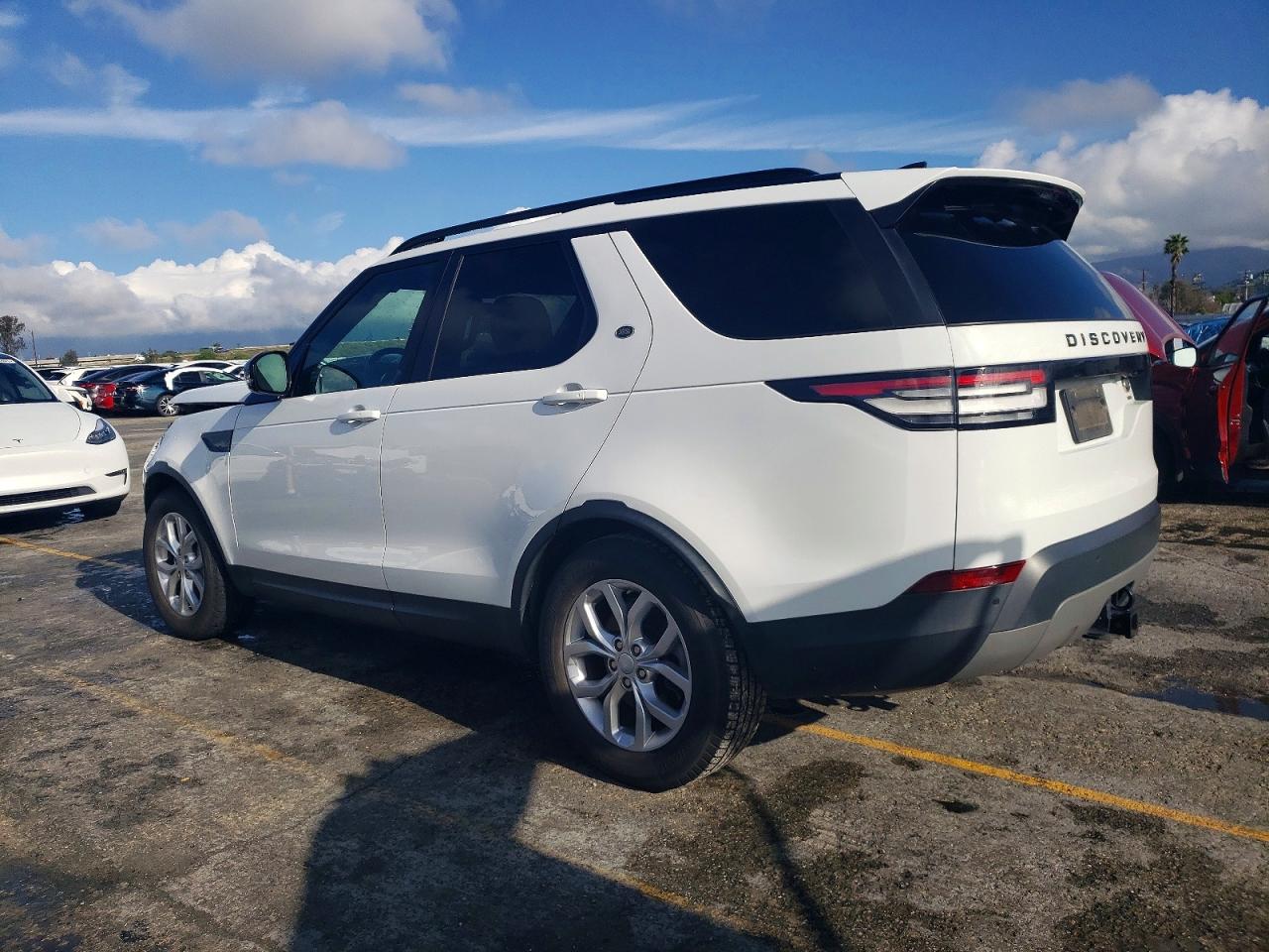 2018 LAND ROVER DISCOVERY SE photo 2