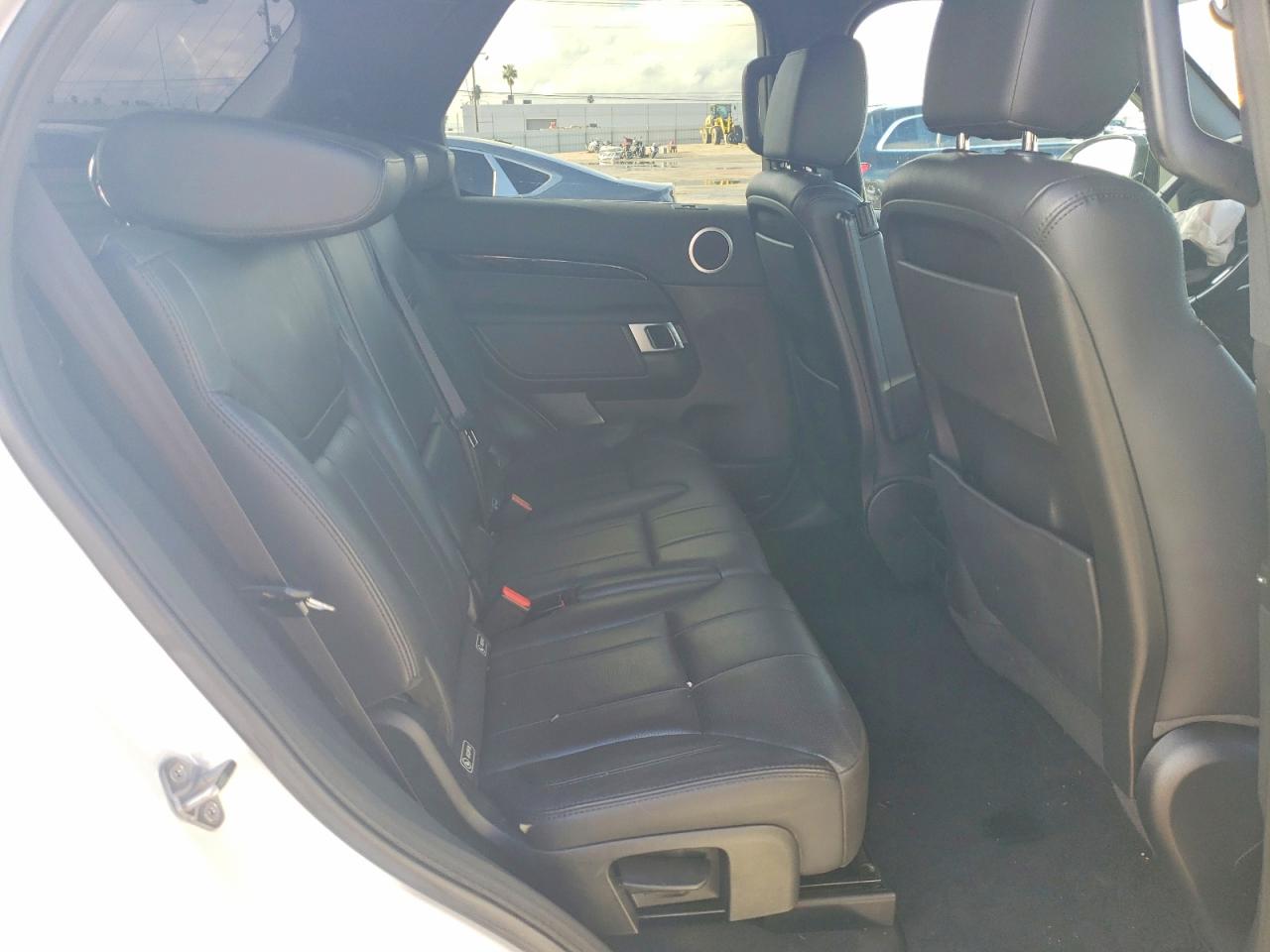 2018 LAND ROVER DISCOVERY SE photo 11