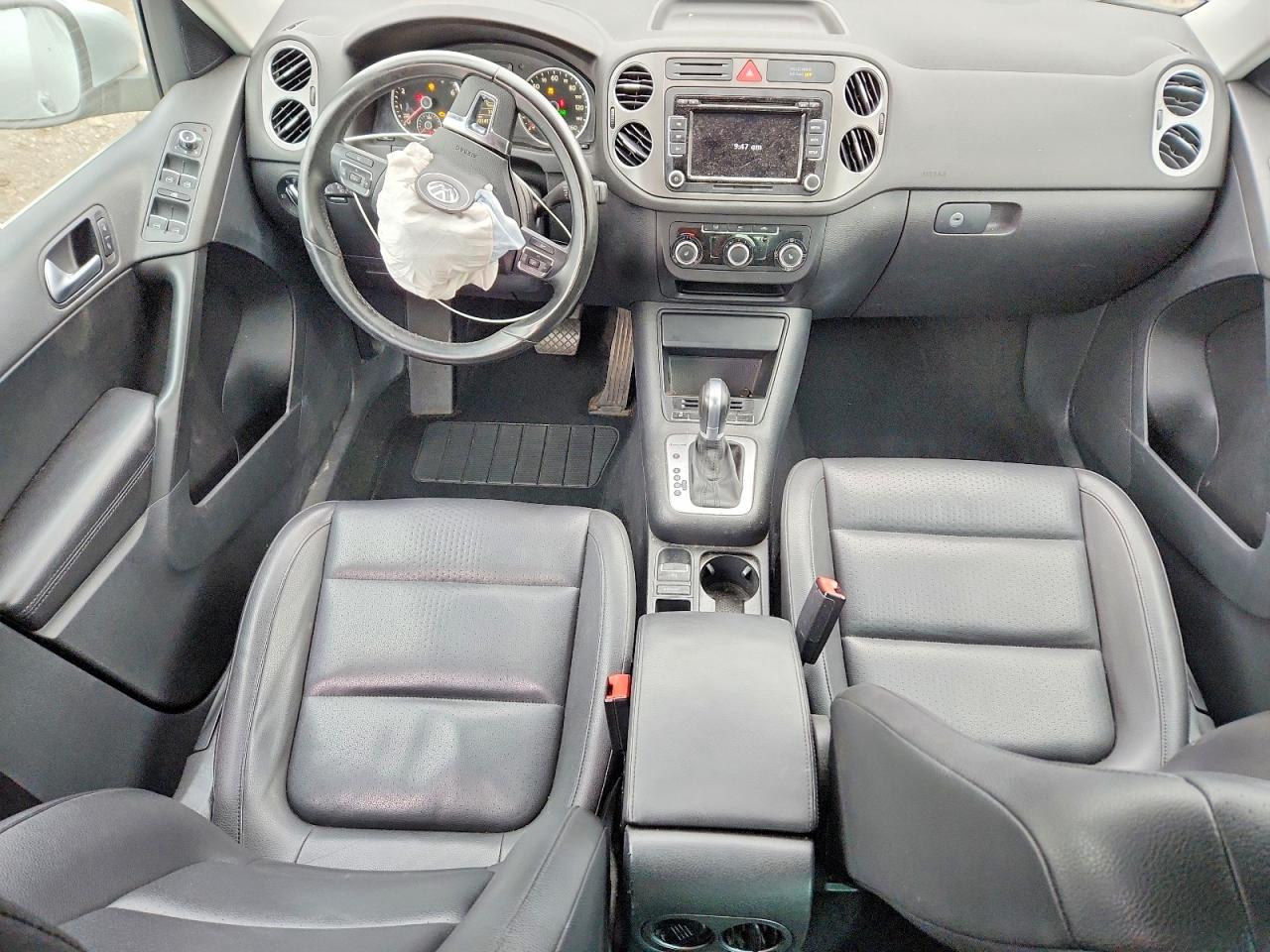 2011 VOLKSWAGEN TIGUAN S photo 8