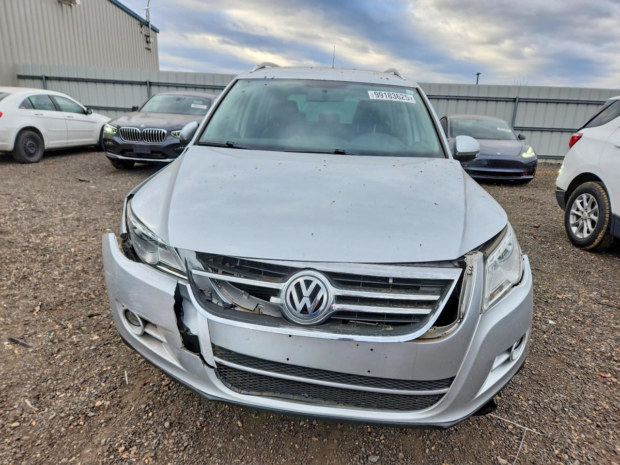 2011 VOLKSWAGEN TIGUAN S photo 5