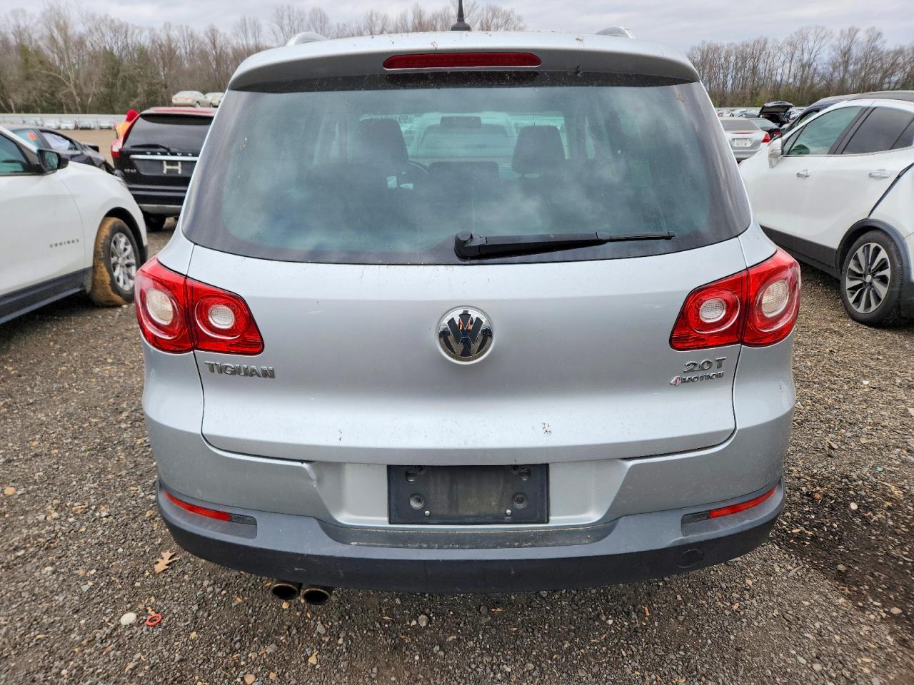2011 VOLKSWAGEN TIGUAN S photo 6