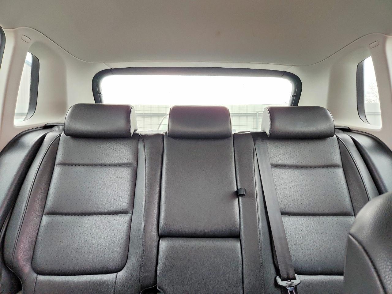 2011 VOLKSWAGEN TIGUAN S photo 10