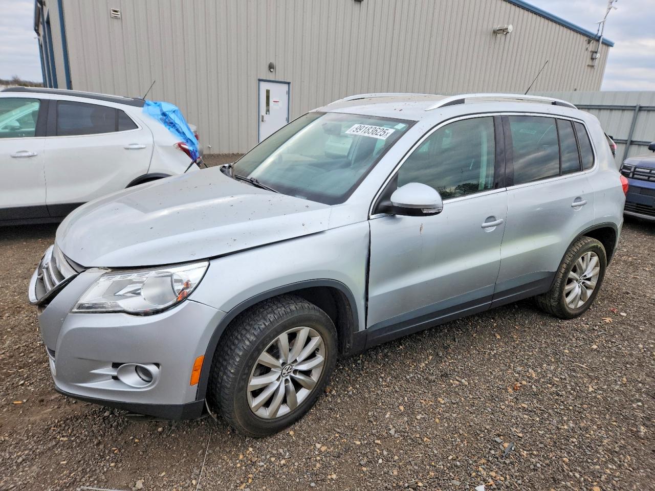2011 VOLKSWAGEN TIGUAN