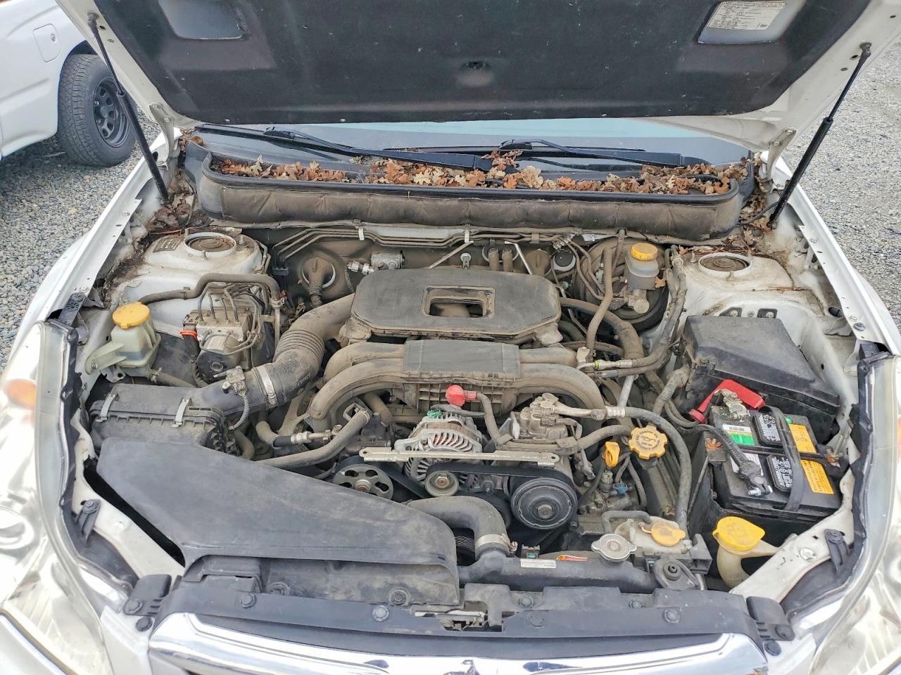 2011 SUBARU OUTBACK photo 12