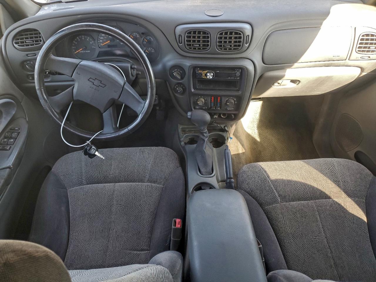 2002 CHEVROLET TRAILBLAZER photo 8