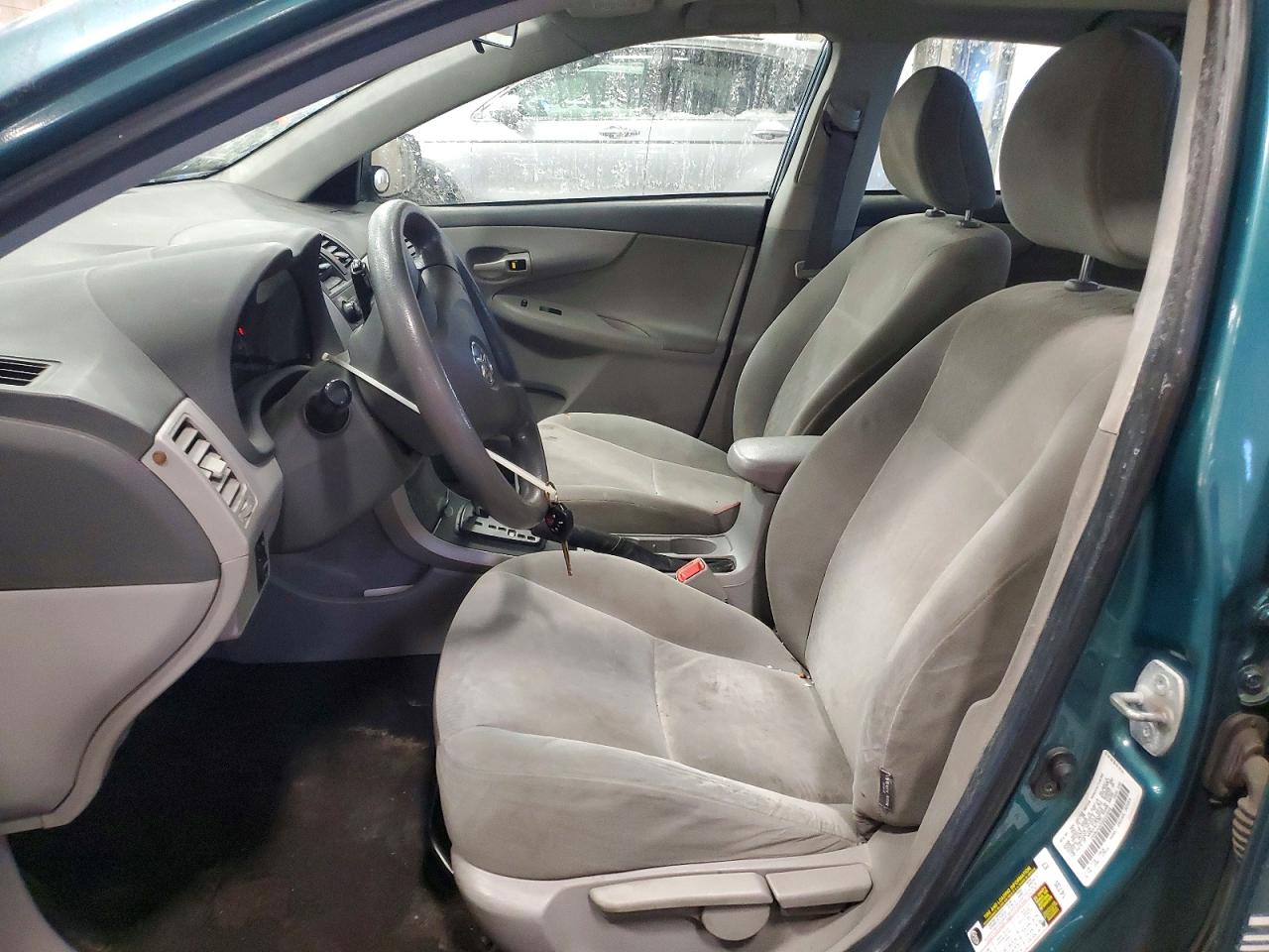 2009 TOYOTA COROLLA photo 7