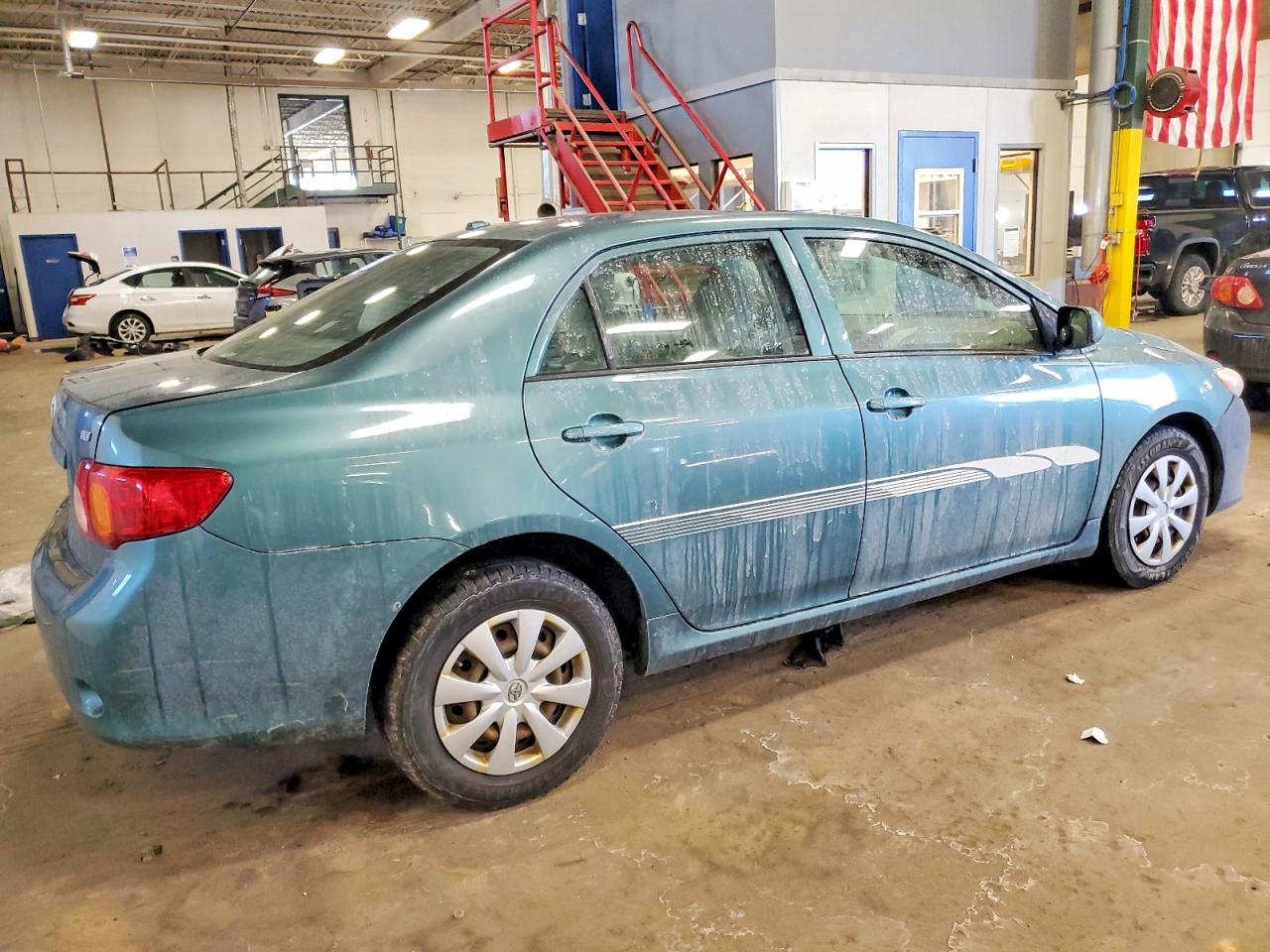 2009 TOYOTA COROLLA photo 3