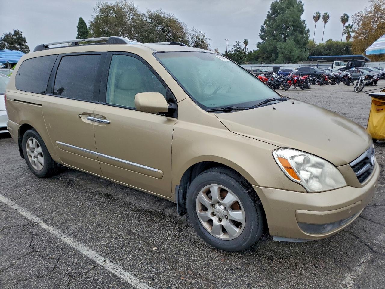 2007 HYUNDAI ENTOURAGE GLS photo 4