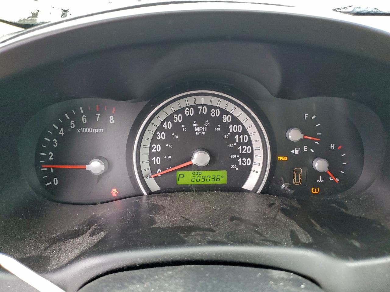 2007 HYUNDAI ENTOURAGE GLS photo 9