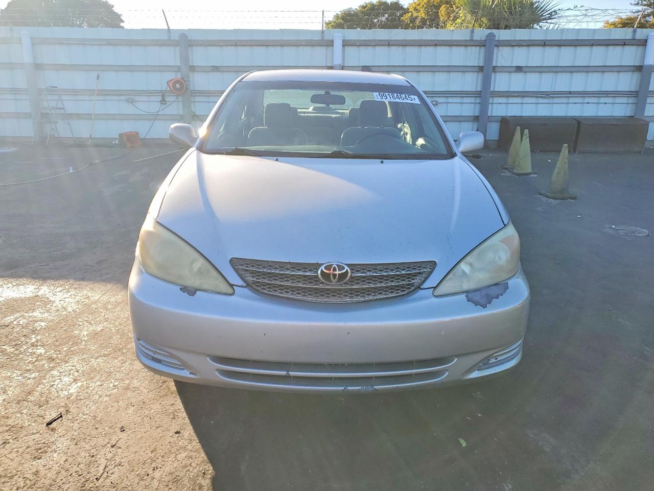 2004 TOYOTA CAMRY LE photo 5