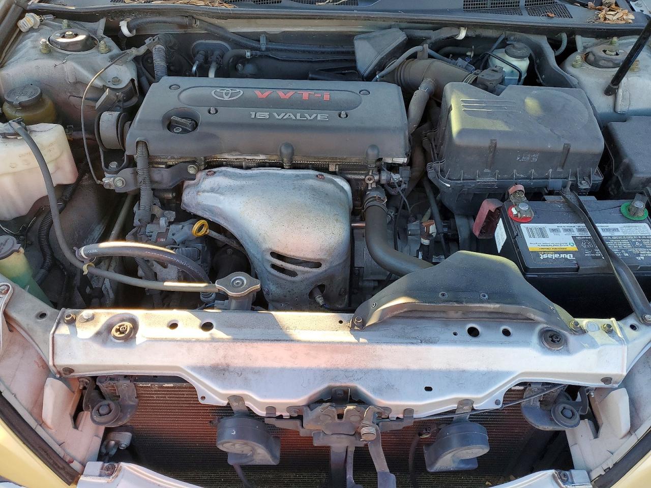 2004 TOYOTA CAMRY LE photo 11