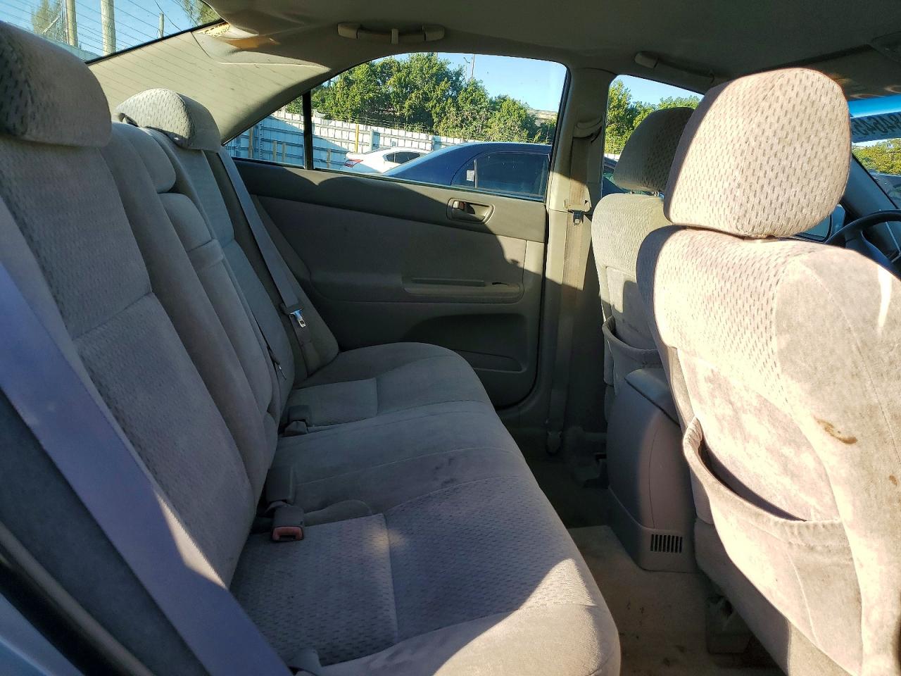 2004 TOYOTA CAMRY LE photo 10