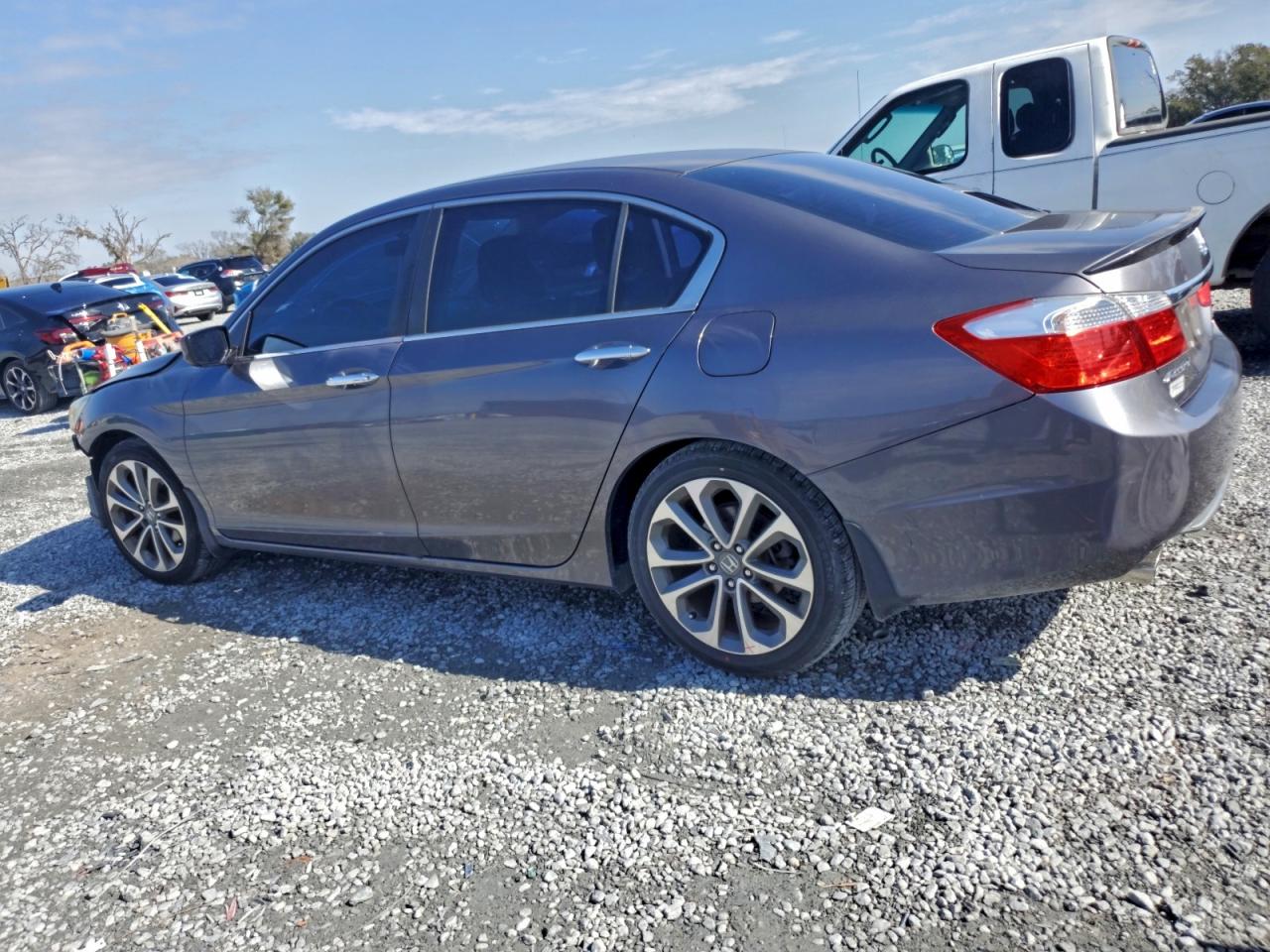 2015 HONDA ACCORD SPORT photo 2