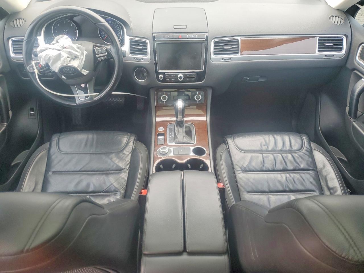 2015 VOLKSWAGEN TOUAREG V6 TDI photo 8