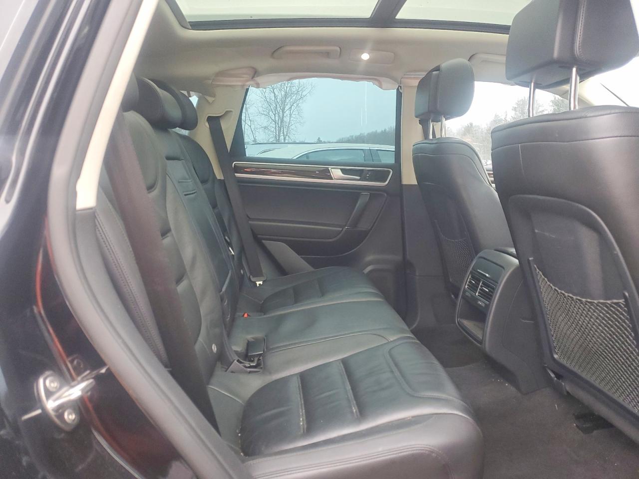 2015 VOLKSWAGEN TOUAREG V6 TDI photo 11