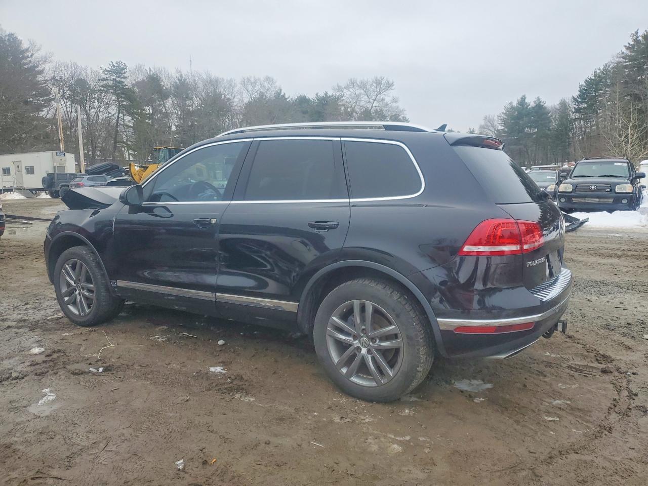 2015 VOLKSWAGEN TOUAREG V6 TDI photo 2