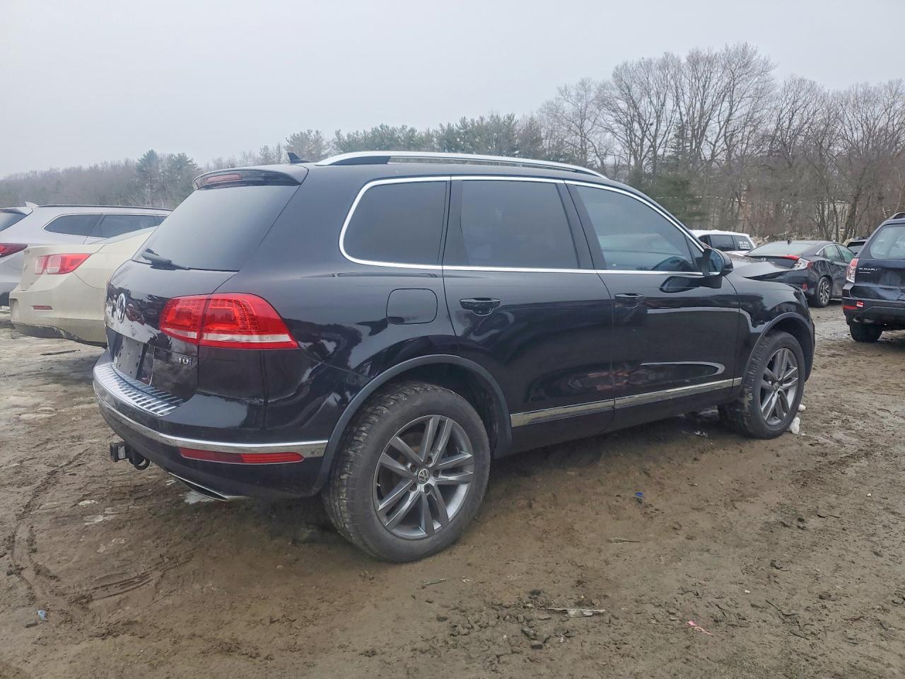 2015 VOLKSWAGEN TOUAREG V6 TDI photo 3