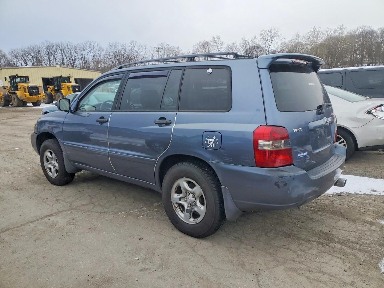 2005 TOYOTA HIGHLANDER photo 2