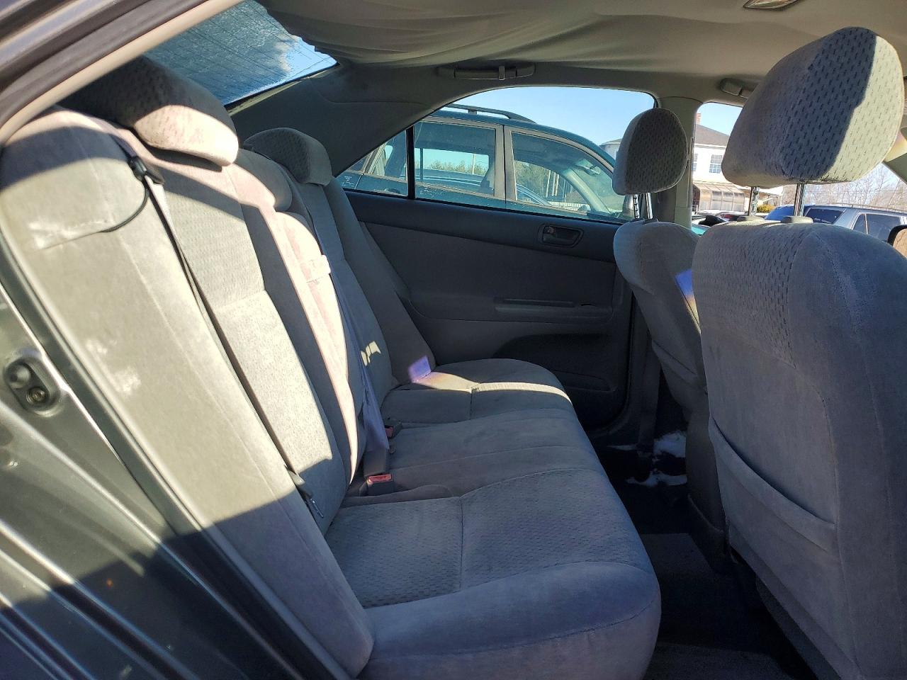 2002 TOYOTA CAMRY LE photo 10