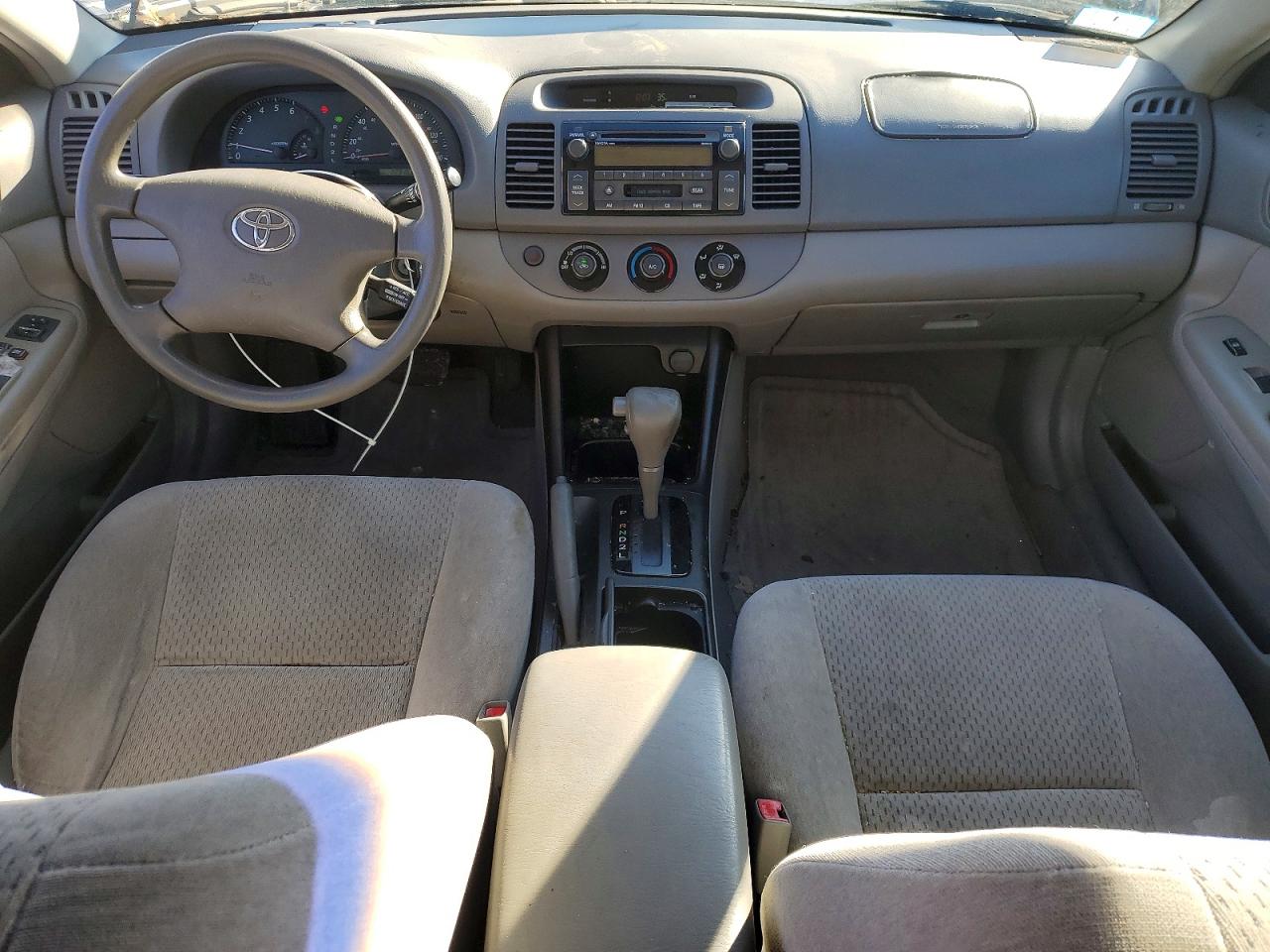 2002 TOYOTA CAMRY LE photo 8