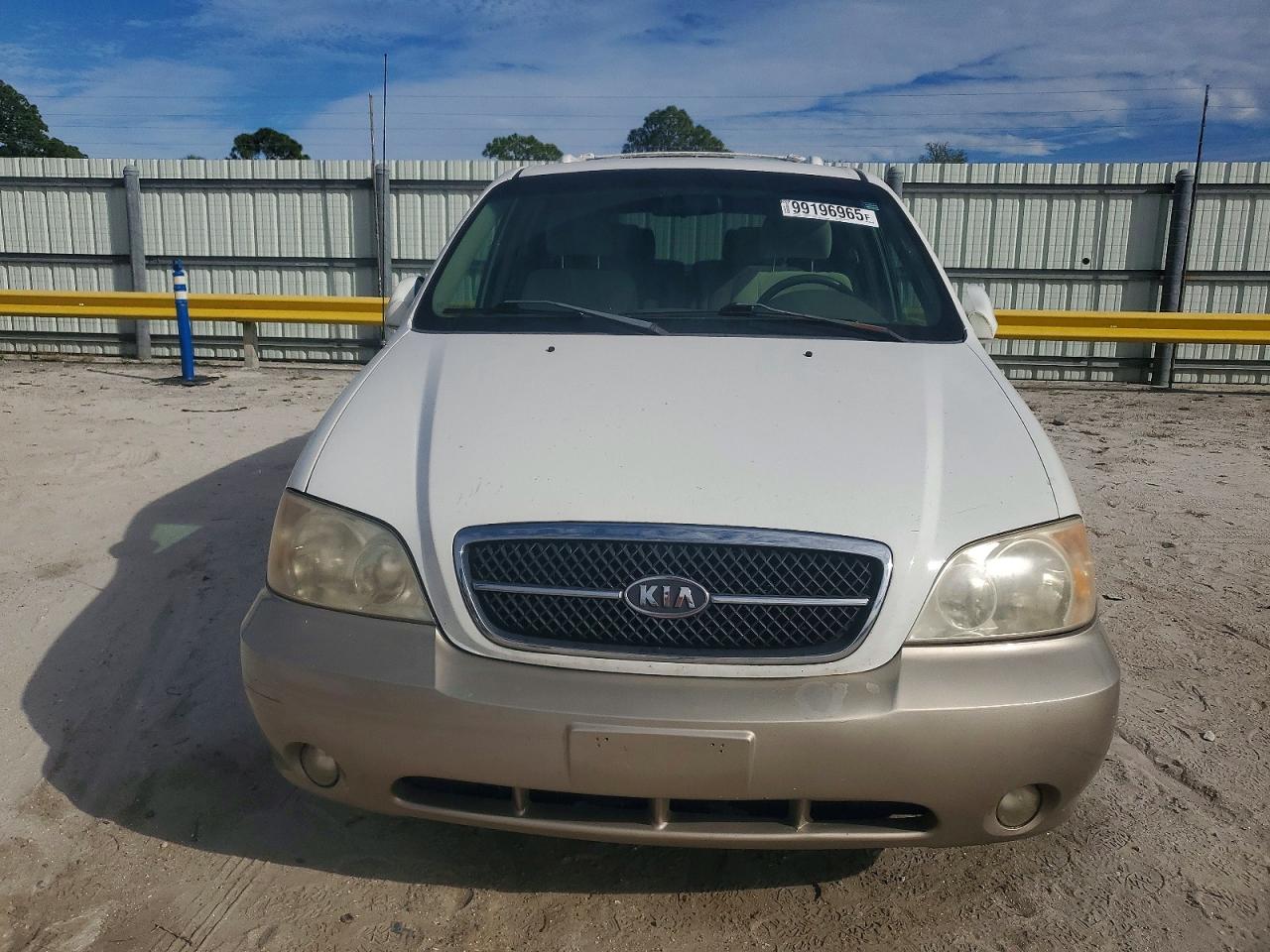 2005 KIA SEDONA EX photo 5