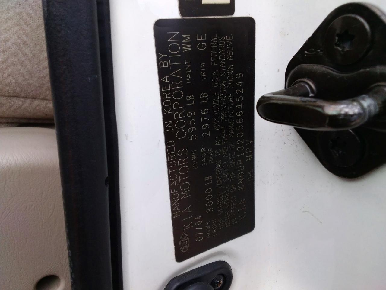 2005 KIA SEDONA EX photo 13